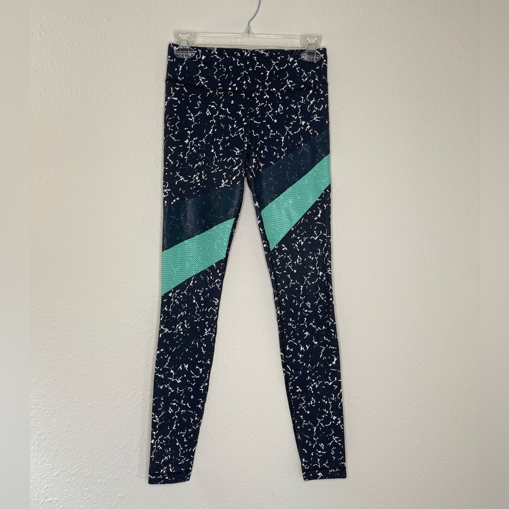 Under Armour Womens Mirror Marble Workout Leggings. Size Small. VGC